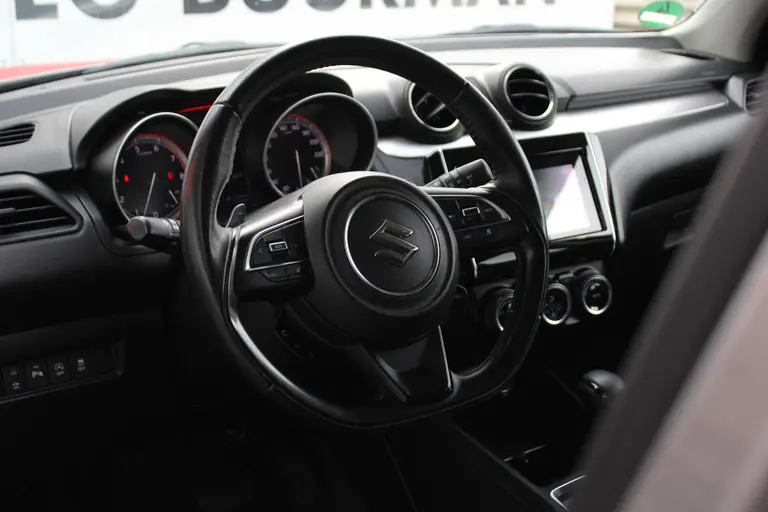 Suzuki Swift 1.2 Style Smart Hybrid CVT Automaat Navigatie, Cruise Control Adaptief, Stoelverwarming, Achteruitrijcamera, Parkeersensoren Achter afbeelding 4