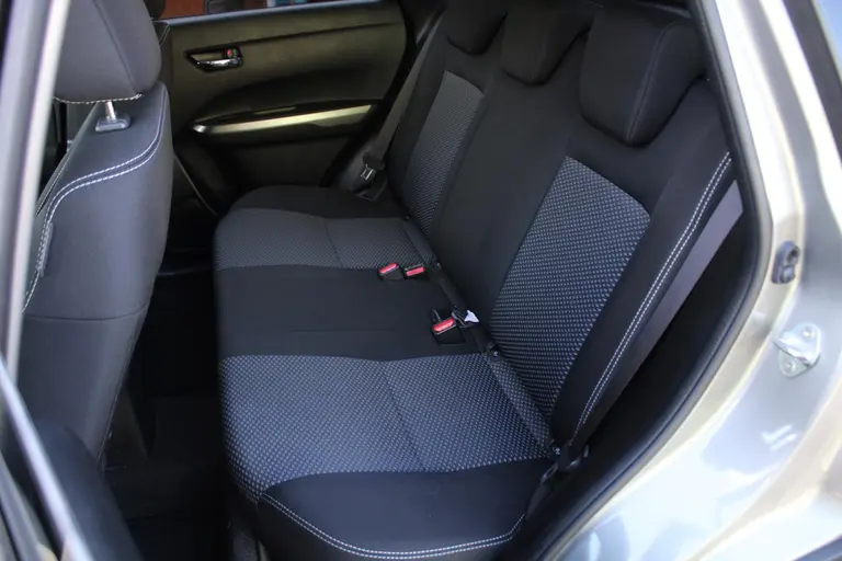 Suzuki Vitara 1.4 Boosterjet Select 141PK Automaat Achteruitrijcamera, Cruise Control, Voorstoelen Verwarmd, afbeelding 7