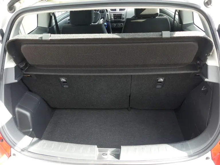 Suzuki Swift 1.2 Bandit EASSS Cruise Control, Stoelverwarming, 16" Lichtmetalen Velgen, Airco, Dealer Onderhouden afbeelding 8