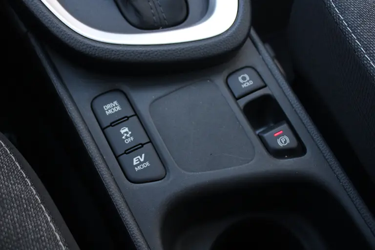 Toyota Yaris Cross 1.5 Hybrid Dynamic Automaat Achteruitrijcamera, Bluetooth, Airco Automatisch, Cruise Control Adaptief, Navigatie afbeelding 21