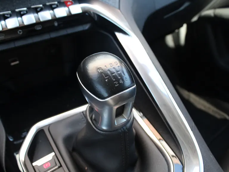 Peugeot 3008 1.2 PureTech 130PK Première Lederen bekleding, Stoelverwarming voor, Navigatie en Elektrische Achterklep afbeelding 25