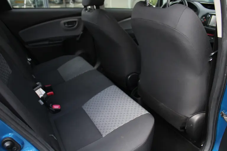 Toyota Yaris 1.3 100PK VVT-i Aspiration Cruise Control, Achteruitrijcamera, Bluetooth, Elektrische Ramen afbeelding 18