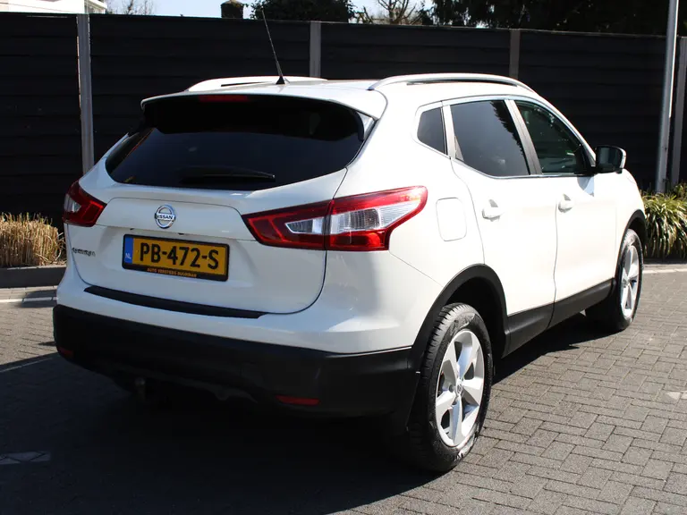 Nissan QASHQAI 1.6 164PK N-Connecta Navigatie, Camera en parkeerhulp rondom, Cruise Controle, Trekhaak. Keyless afbeelding 9