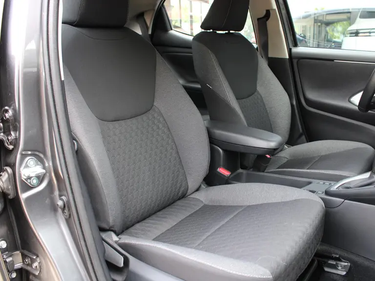 Toyota Yaris Dynamic 1.5 Hybrid 115PK Automaat Lichtmetalen velgen, Achteruitrij camera, Climate Control, KeylessEntry, AppleCarplay/Android Auto Navigatie afbeelding 35