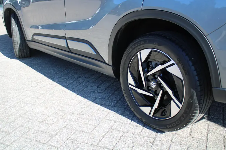 Suzuki Vitara 1.6 Rhino 1e eigenaar, Trekhaak, Nieuwe 17 inch! afbeelding 30