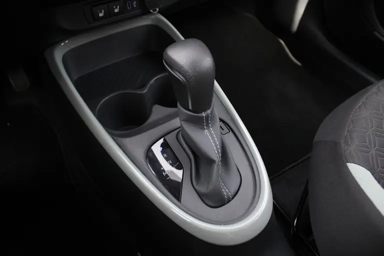 Toyota Aygo X 1.0 VVT-i S-CVT Pulse Automaat Adaptieve Cruise Control, Carplay/Android Auto, Achteruitrijcamera, Airco afbeelding 18
