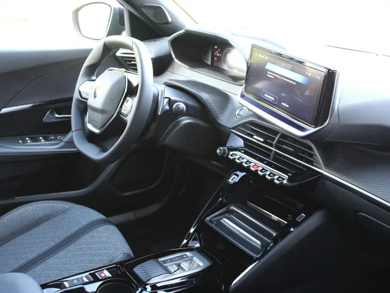 Peugeot 2008 Allure 1.2 Hybrid 145PK e-DCS6 Automaat Navigatie, Camera Voor & Achter, Keyless, Adaptieve Cruise Control afbeelding 16