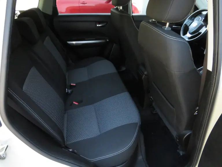 Suzuki Vitara 1.0 Boosterjet Select, Automaat, Trekhaak, 1e EIG, Parkeersensoren, Dealer onderhouden! afbeelding 11