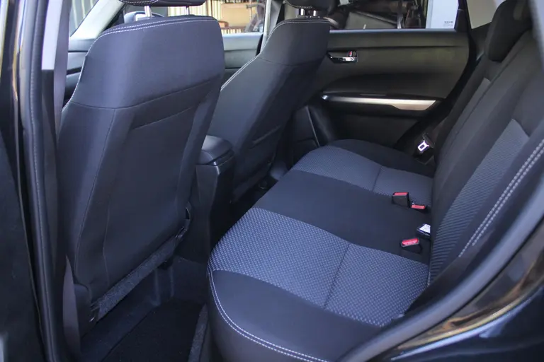 Suzuki Vitara 1.5 Hybrid 115PK Select AllGrip Automaat Adaptieve Cruise Control, Stoelverwarming, Achteruitrijcamera, Dodehoek Detector afbeelding 17