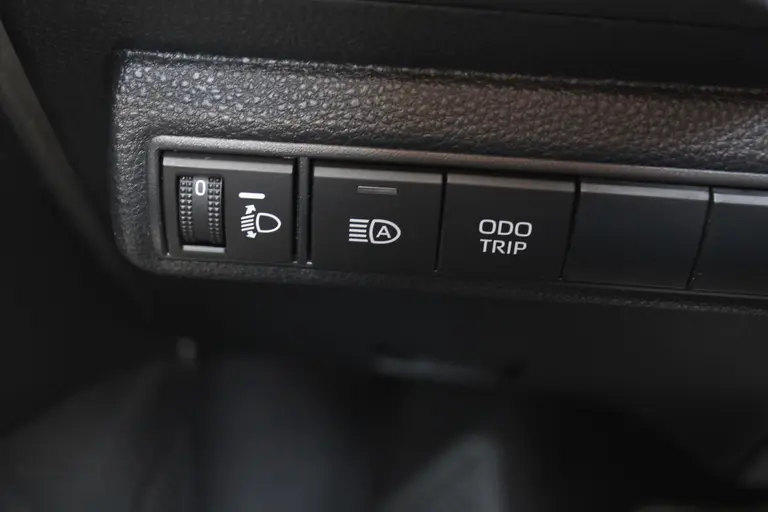 Toyota Corolla 1.8 Hybrid First Edition Automaat Achteruitrijcamera, Parkeersensoren Voor/Achter, Stoelverwarming, Cruise Control Adaptief, Climate Control afbeelding 35