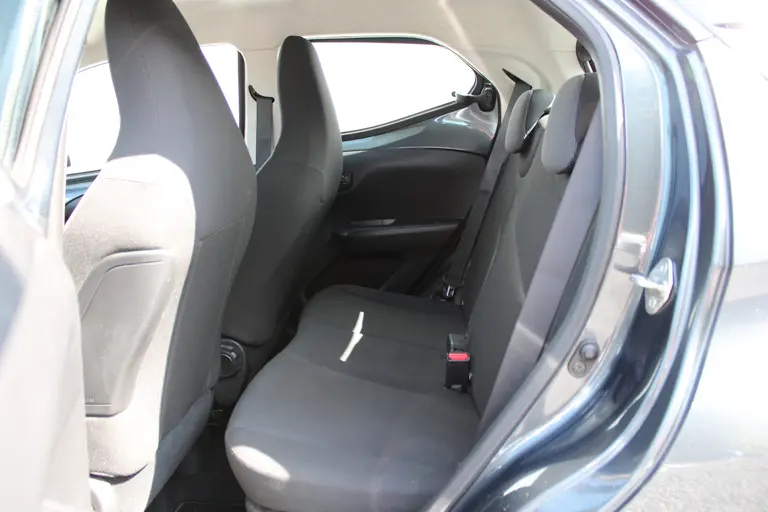 Toyota Aygo 1.0 VVT-i x-fun Elektr. ramen voor, Start/Stop Systeem, Airco, All-Season banden afbeelding 10