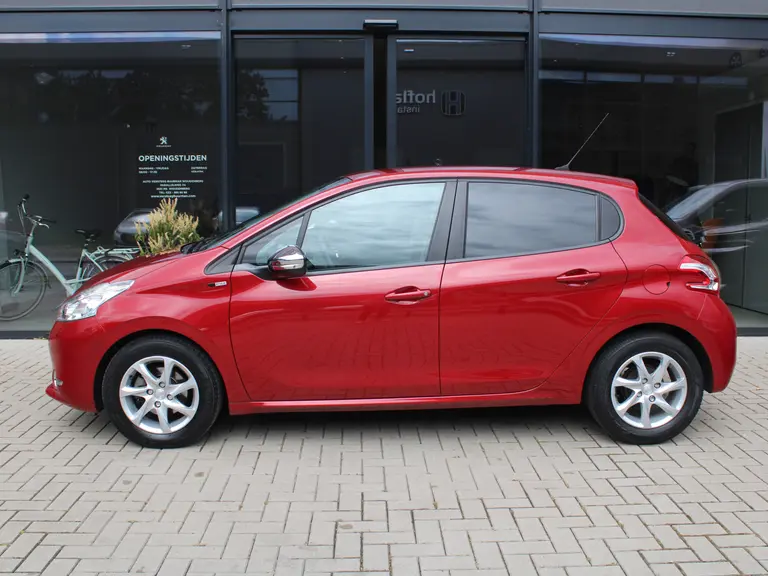 Peugeot 208 1.2 VTi 82PKStyle Lichtmetalen velgen, Airco, Navigatie en Getinte Ramen afbeelding 6