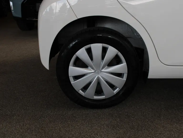 Toyota Aygo 1.0 VVT-i x-fun , 1e Eigenaar en Dealer ondehouden! afbeelding 6