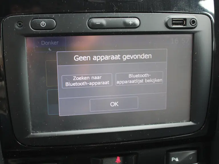 Dacia Duster Blackshadow 1.2 TCe 4x2 125PK Leder, Trekhaak, Achteruitrijcamera, Navigatie, Airco afbeelding 26