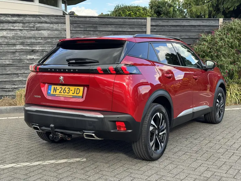 Peugeot 2008 Allure Pack 1.2 PureTech 130PK Navigatie, Achteruitrijcamera, Keyless, Parkeersensoren, Apple Carplay, Android Auto afbeelding 9