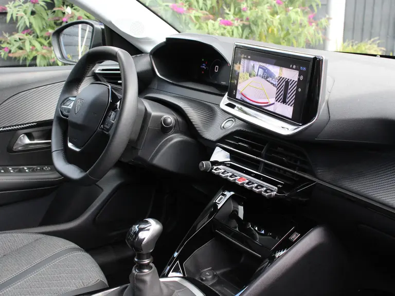 Peugeot 208 Allure 1.2 PureTech 100PK Navigatie, Rondomzichtcamera, Keyless, Parkeersensoren, Apple Carplay, Android Auto afbeelding 16