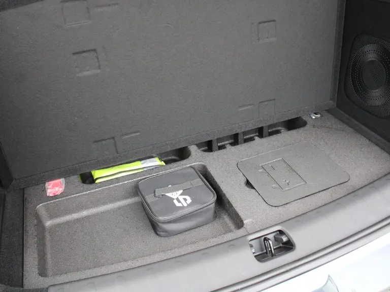 Leapmotor C10 REEV Design 28.4 kWh Camera systeem rondom, Stoelverwarming/koeling, Panoramadak, Navigatie afbeelding 36