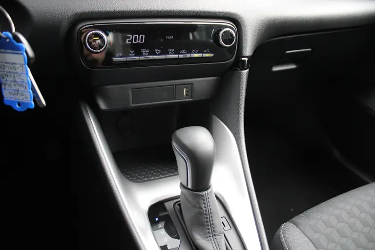 Toyota Yaris 1.5 Hybrid Active , Automaat, 1e Eig. en Dealer onderhouden! afbeelding 20