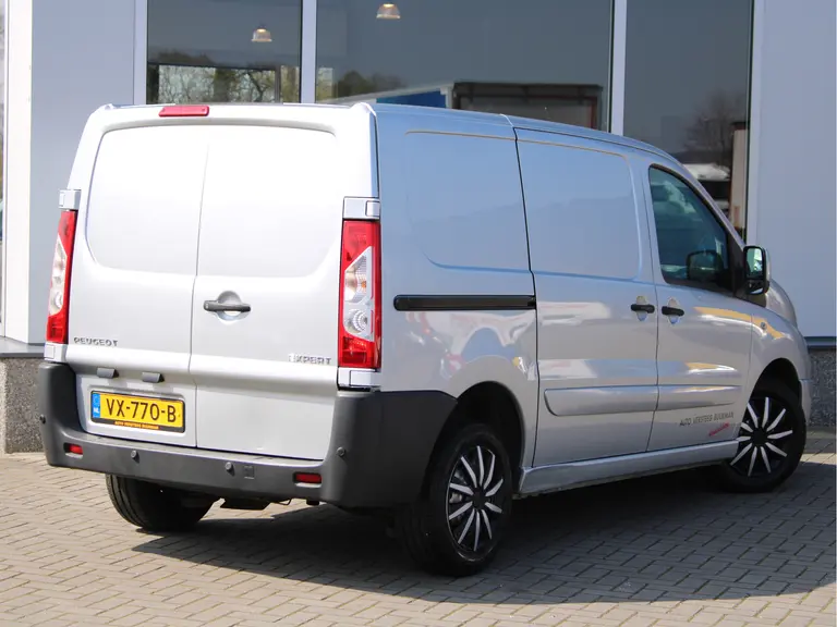 Peugeot Expert 227 1.6 HDI L1H1 Navteq 2, 3 Zitplaatsen Trekhaak, Navigatie, Cruise Control, Bluetooth, Airco afbeelding 3