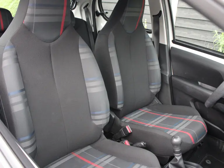 Peugeot 108 Active 1.0 e-VTi 68PK Airco, Bluetooth, Elektrische Ramen Voor, LED Dagrijverlichting afbeelding 10