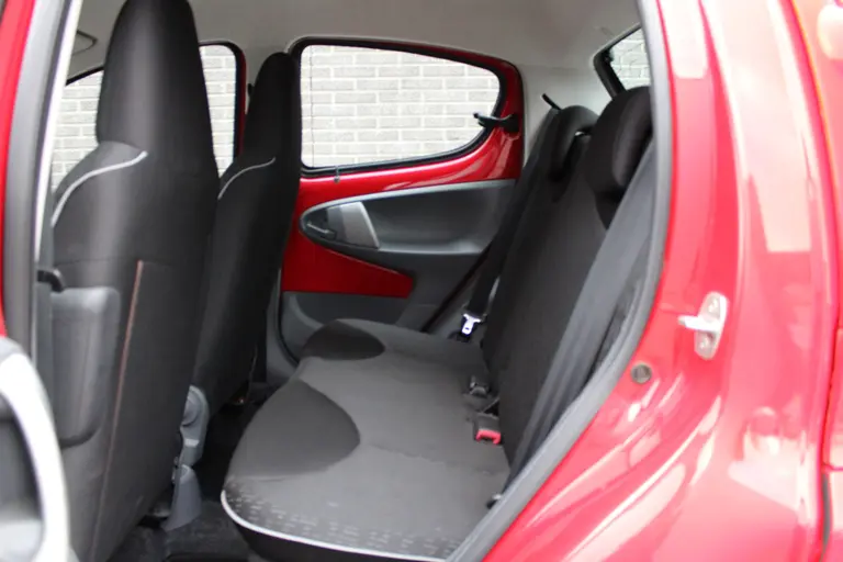 Peugeot 107 1.0-12V XS Radio, Airco, Elektr. Ramen, Toerenteller, 29.000 km! afbeelding 13