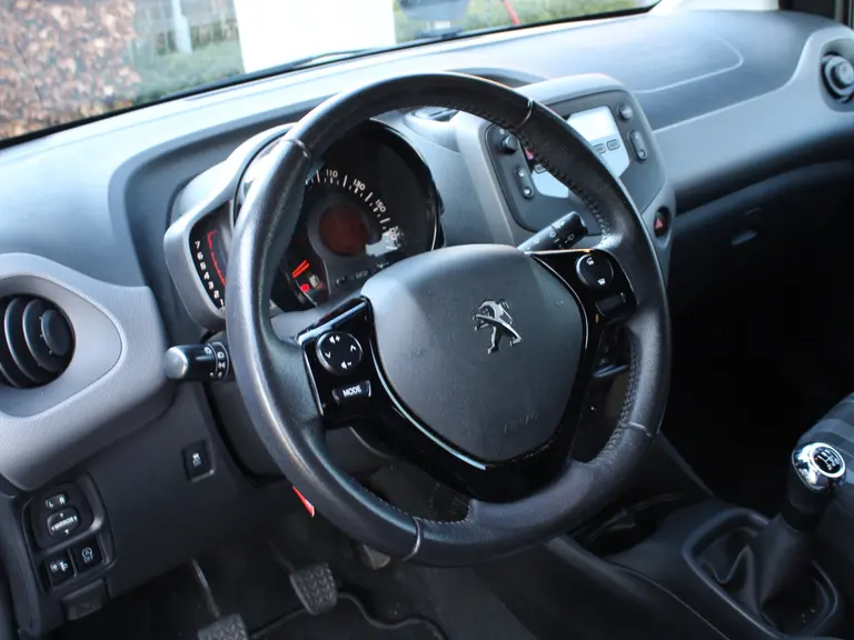 Peugeot 108 1.0 e-VTi 72PK Active 5DRS Airco, Extra getint glas, Bluetooth, LED Dagrijverlichting, Audio, Mistlampen voor afbeelding 23