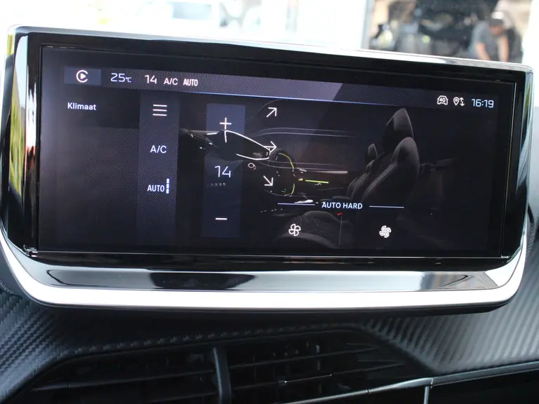 Peugeot 208 Allure 1.2 PureTech 100PK Navigatie, Camera achter, Apple Carplay/Android auto afbeelding 24