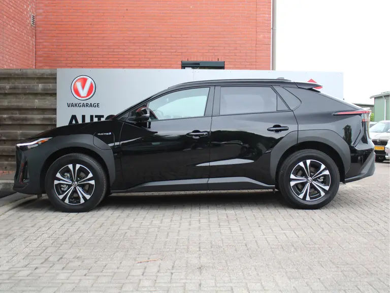 Toyota Bz4x Dynamic 71 kWh Automaat 3-fase Stuurverwarming, Elektrische bestuurdersstoel, Navigatie, Rondomzicht camera afbeelding 17