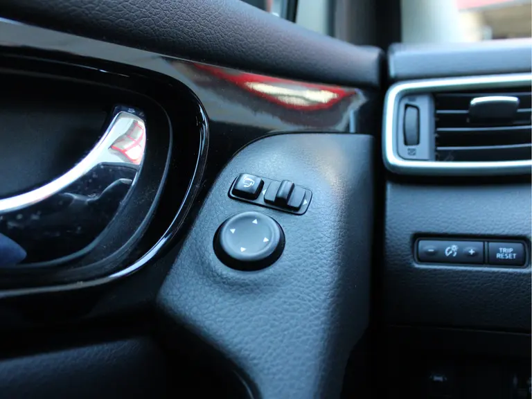 Nissan QASHQAI 1.2 N-Connecta Trekhaak, Panoramadak, Cruise control, Climate control, Parkeercamera afbeelding 18