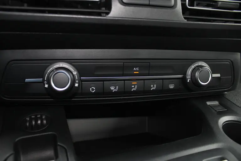 Citroën E-Berlingo Feel 50 kWh Airco, Cruise controle, Apple carplay/Android auto, Schuifdeur L+R, Camera, Bluetooth, afbeelding 21