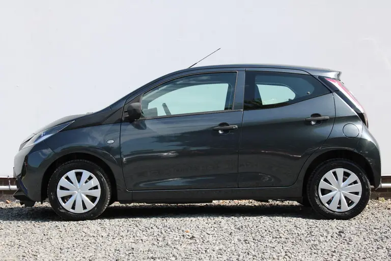 Toyota Aygo 1.0 VVT-i x-fun Elektr. ramen voor, Start/Stop Systeem, Airco, All-Season banden afbeelding 3