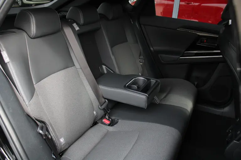 Toyota Bz4x Dynamic 71 kWh Trekhaak, Navigatie, Stoelverwarming, Stuur Verwarmd, Cruise Control Adaptief afbeelding 8