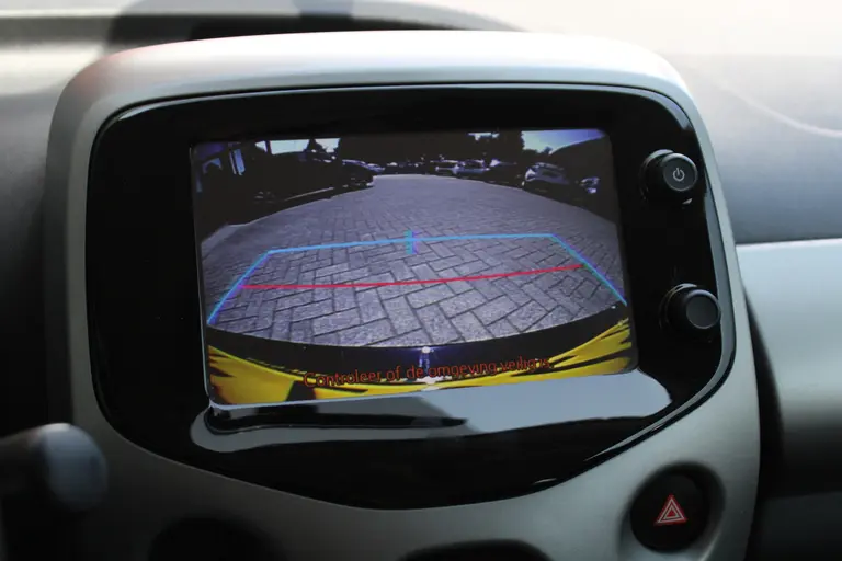 Toyota Aygo 1.0 VVT-i x-play Achteruitrijcamera, Bluetooth, Airco, Apple Carplay/Android Auto afbeelding 7