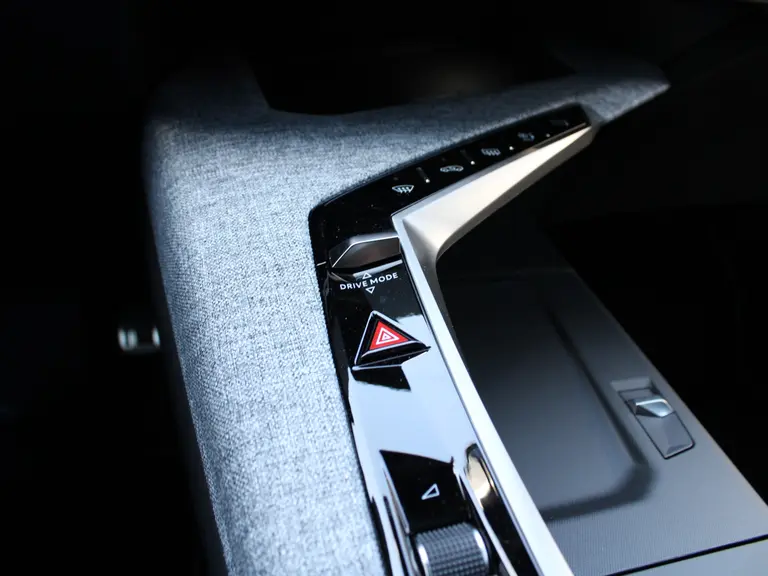 Peugeot 5008 1.2 Hybrid 136PK GT e-DCS6 Automaat 7P Alcantara Leder, Navigatie, Camera 360, Panoramisch-Open Dak, Elektrische Achterklep afbeelding 44