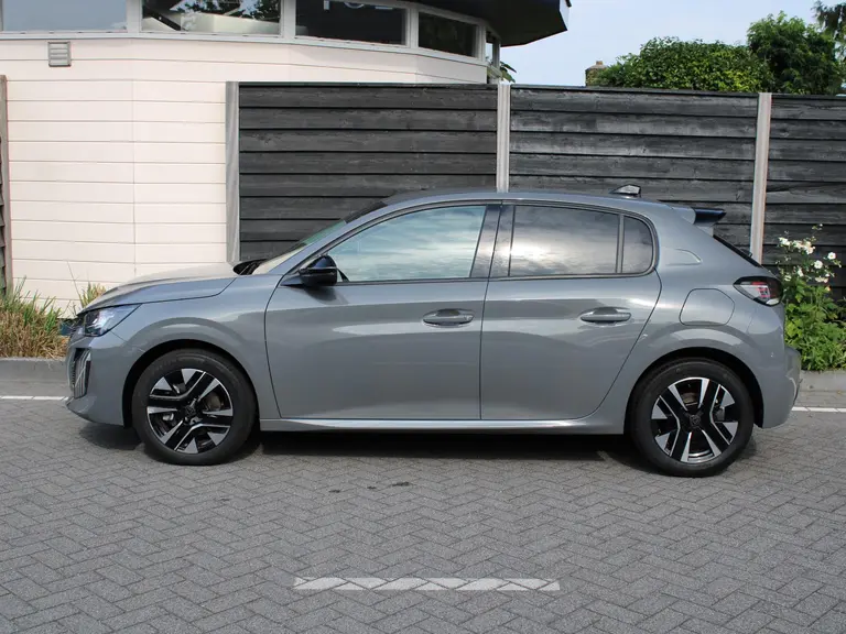 Peugeot 208 Allure 1.2 Hybrid 100PK e-DCS6 Automaat Navigatie, Achteruitrijcamera, Stoelverwarming, Adaptieve Cruise Control afbeelding 6