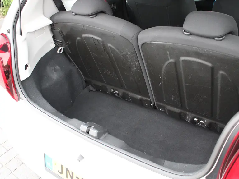 Peugeot 108 Active 1.0 e-VTi 68PK Airco, Bluetooth, Elektrische Ramen Voor, LED Dagrijverlichting afbeelding 7