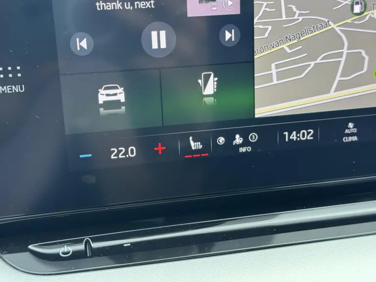 Skoda Octavia Combi Sport Business 1.5 e-TSI 150PK DSG7 Automaat Navigatie, Keyless, Achteruitrijcamera, Elektrische Kofferbak, Apple Carplay, Android Auto afbeelding 31
