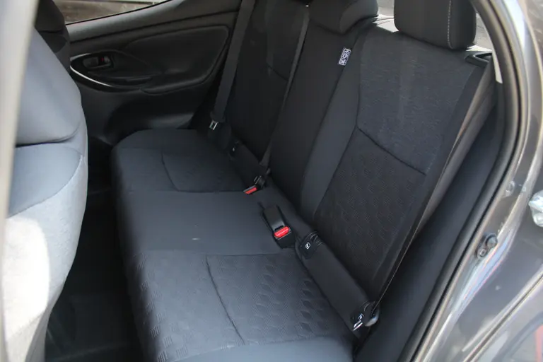 Toyota Yaris 1.5 Hybrid 115 Team Player Automaat Achteruitrijcamera, Parkeersensoren voor en achter, Airco Automatisch, Cruise Control Adaptief afbeelding 7