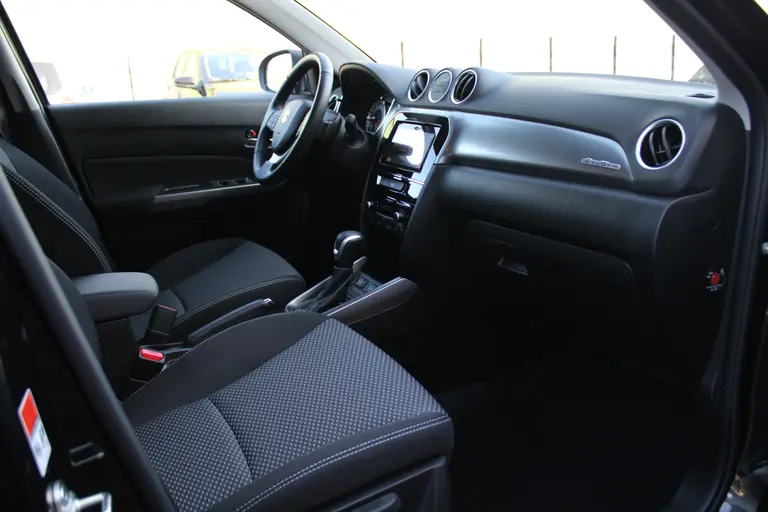 Suzuki Vitara 1.5 Hybrid 115PK Select AllGrip Automaat Adaptieve Cruise Control, Stoelverwarming, Achteruitrijcamera, Dodehoek Detector afbeelding 20