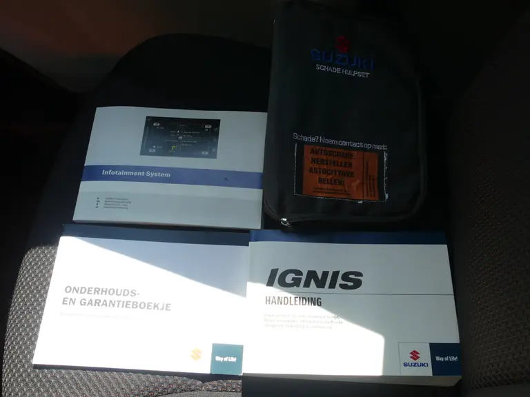 Suzuki Ignis 1.2 Smart Hybrid Stijl Navi, Allseason banden, Cruise control, Climate control afbeelding 30