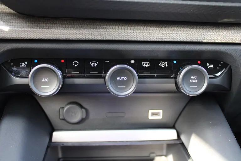 Citroën C5 X 1.6 Plug-in Hybrid 225 Shine Panoramadak, Stuur- en stoelverwarming, Navigatie afbeelding 24