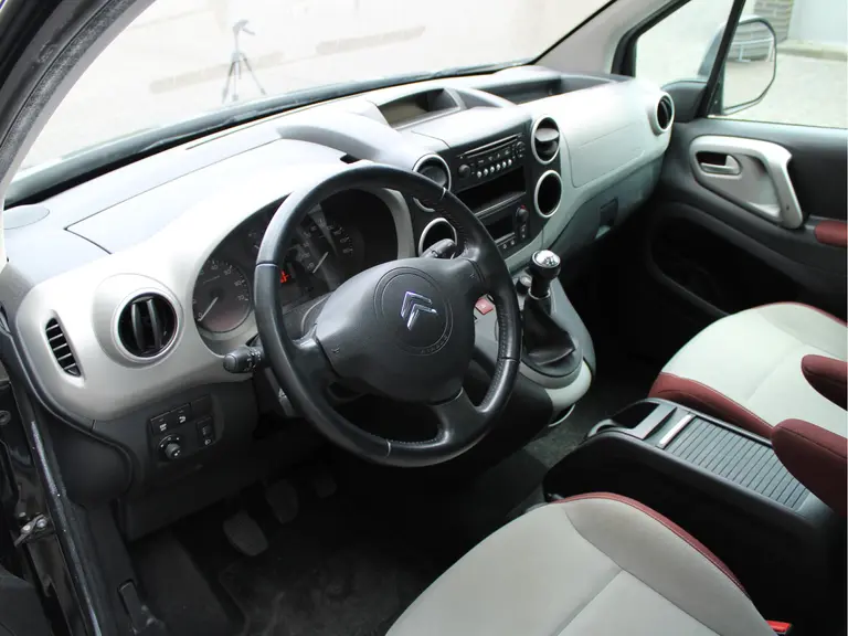 Citroën Berlingo 1.6 VTi 120 XTR Cruise/Climate control, Audio, Trekhaak, Stoelverwarming, Mistlampen, Parkeersensoren achter afbeelding 11