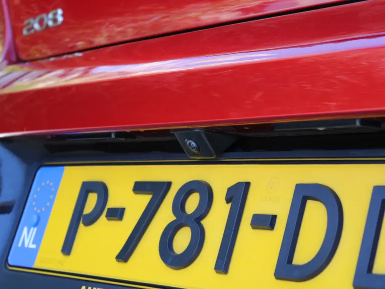 Peugeot 208 1.2 PureTech GT 100PK Navigatie, Panoramadak, Keyless start, Achteruitrijcamera, Apple CarPlay-Android Auto, Parkeersensoren voor & achter afbeelding 11