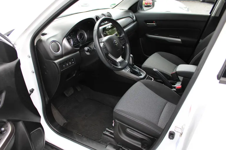 Suzuki Vitara 1.4 Boosterjet Select Smart Hybrid , Automaat, 17000 km en Trekgewicht van 1500KG! afbeelding 9