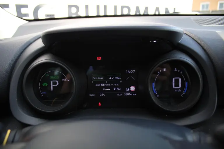 Toyota Yaris 1.5 Hybrid Dynamic Cruise Control Adaptief, achteruitrijcamera, Keyless Entry afbeelding 27