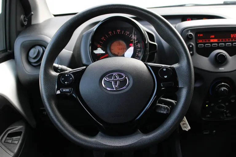 Toyota Aygo 1.0 VVT-i x-fun Bluetooth, Elektrische Ramen, Airco afbeelding 18