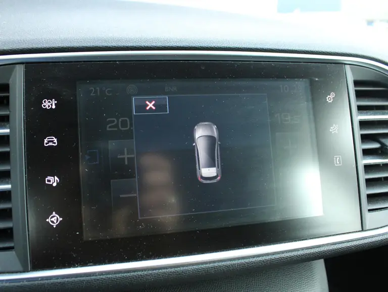 Peugeot 308 1.2 PureTech Active Trekhaak, Climat control, Cruise control, Allseasonbanden, Lichtmetalen velgen afbeelding 14