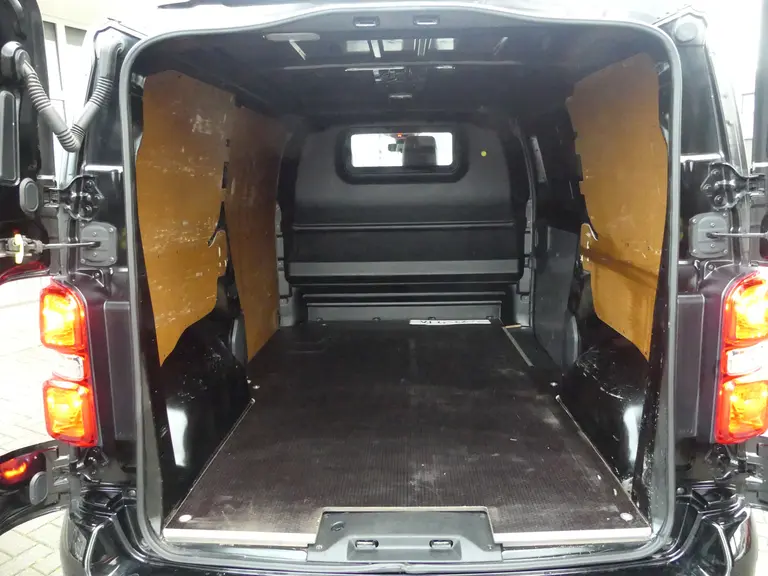 Opel Vivaro 1.5 CDTI L2H1 Edition, Trekhaak, Camera, Navigatie, AppleCarplay/Android Auto Airco, Trekhaak,  Navigatie, Achteruitrijcamera afbeelding 9