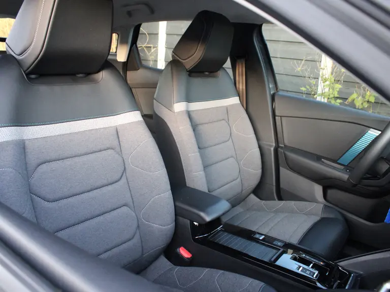 Citroën Ë-C4 Feel 50 kWh 136PK Achteruitrijcamera, Cruise Control, Parkeersensoren Achter, Led Koplampen, Lichtmetalen Velgen afbeelding 11