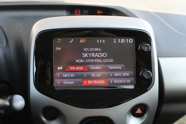 Toyota Aygo 1.0 VVT-i x-nav Achteruitrijcamera, Navigatie, Airco, Bluetooth afbeelding 15